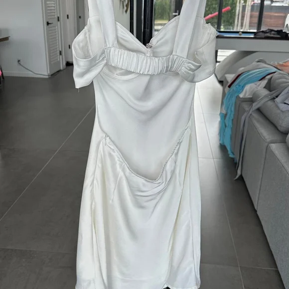 White mini dress with pearls decor details #partydress
Worn once - Picture 7 of 8